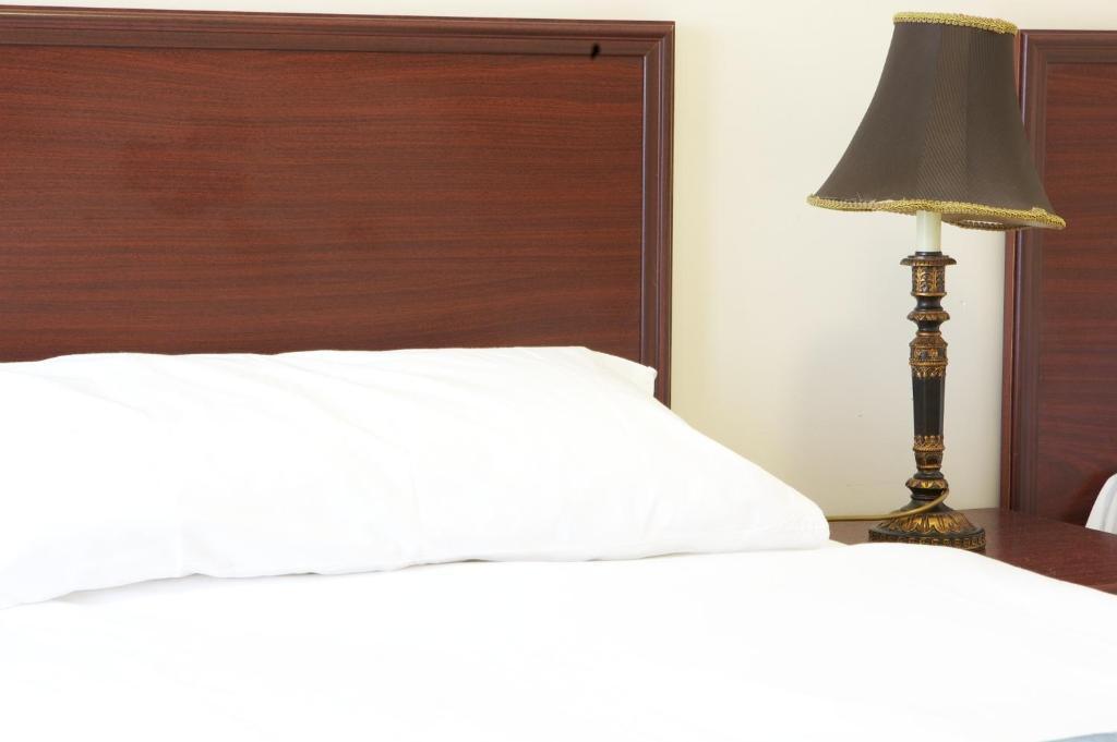 Hotel The George & Horn Near Newbury à Kingsclere Chambre photo