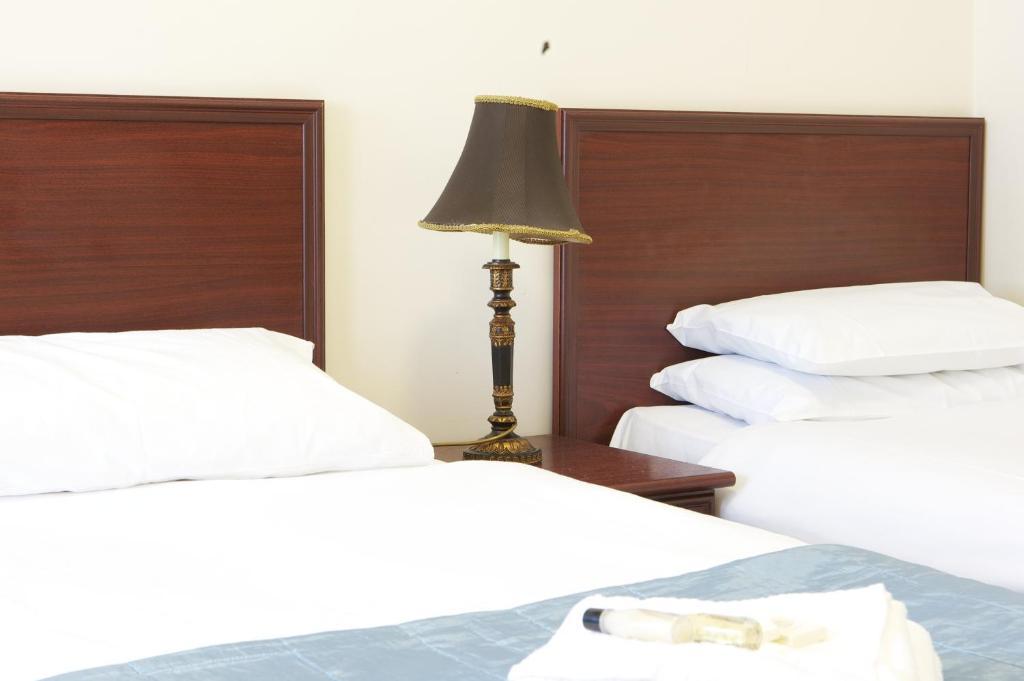 Hotel The George & Horn Near Newbury à Kingsclere Chambre photo