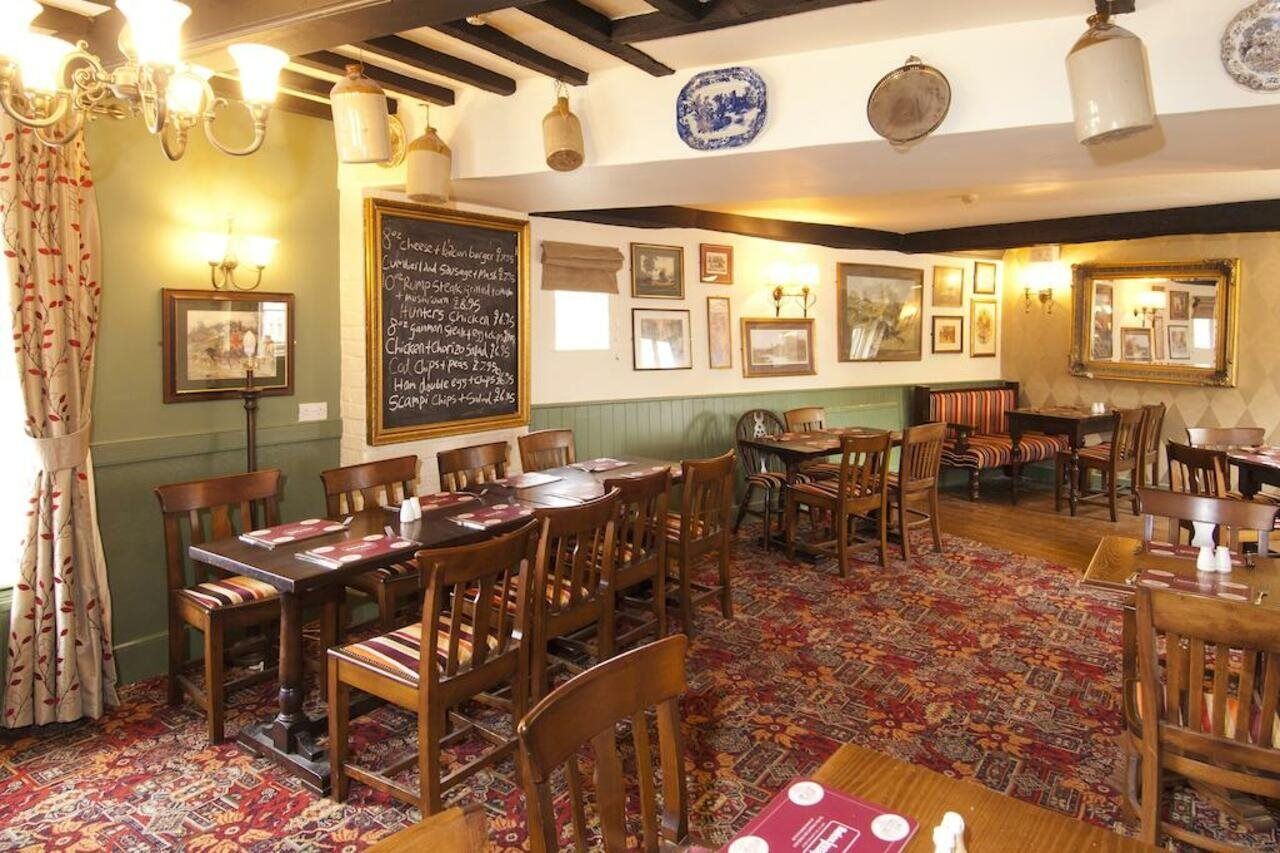 Hotel The George & Horn Near Newbury à Kingsclere Extérieur photo